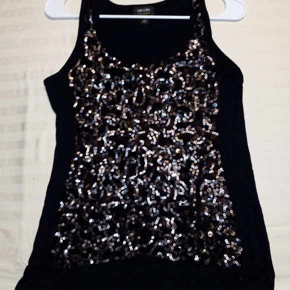 10 PIECE BUNDLE DEAL, WOMENS SHIRTS, SIZE SMALL, DIFFERENT BRANDS AND COLORS - Picture 2 of 10